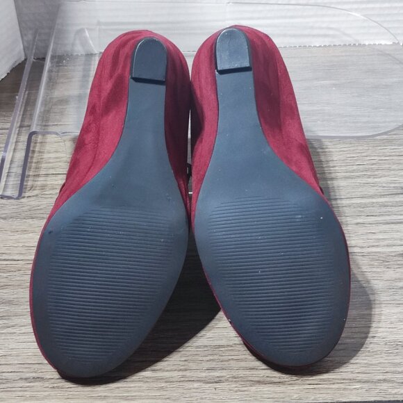 Jellypop Gita Stappy Wedge Flock Sandals Size 7M Maroon Round Toe Comfort - Picture 11 of 13